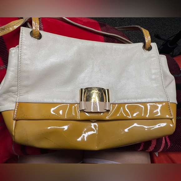 Pre-owned SALVATORE FERRAGAMO BAG LEATHER ENAMEL WHITE YELLOW MUSTARD COLOR - Picture 2 of 14